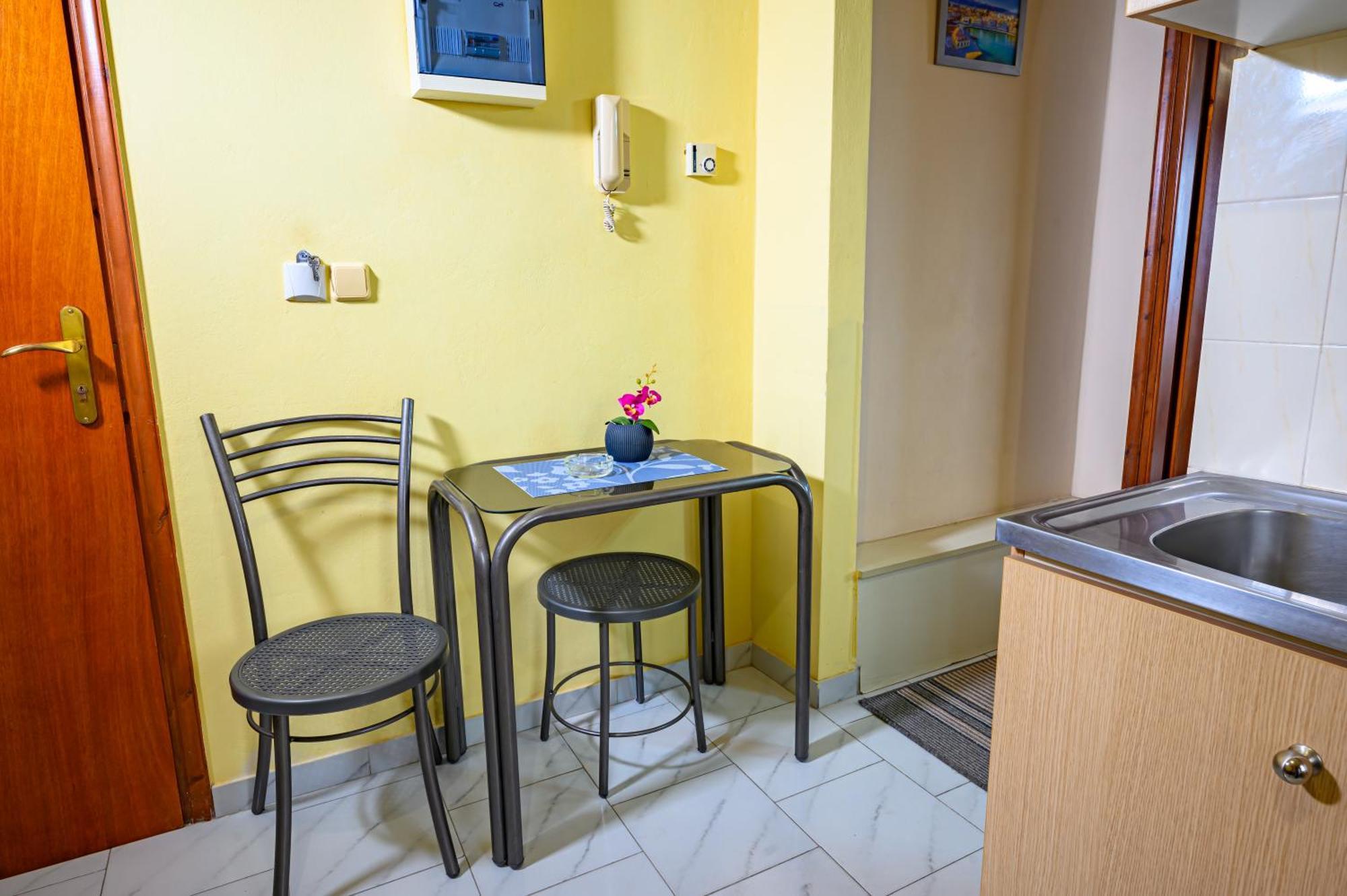 Iliahtida Apartments Rovies Extérieur photo