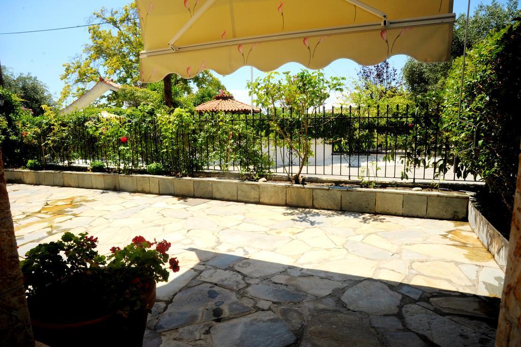 Iliahtida Apartments Rovies Chambre photo